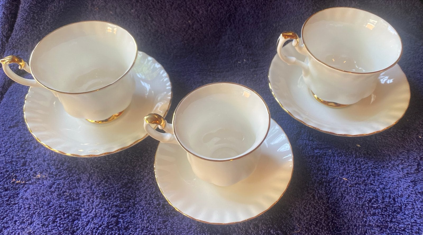Royal Albert Val D'Or theekoppen en schotels, Ophalen of Verzenden