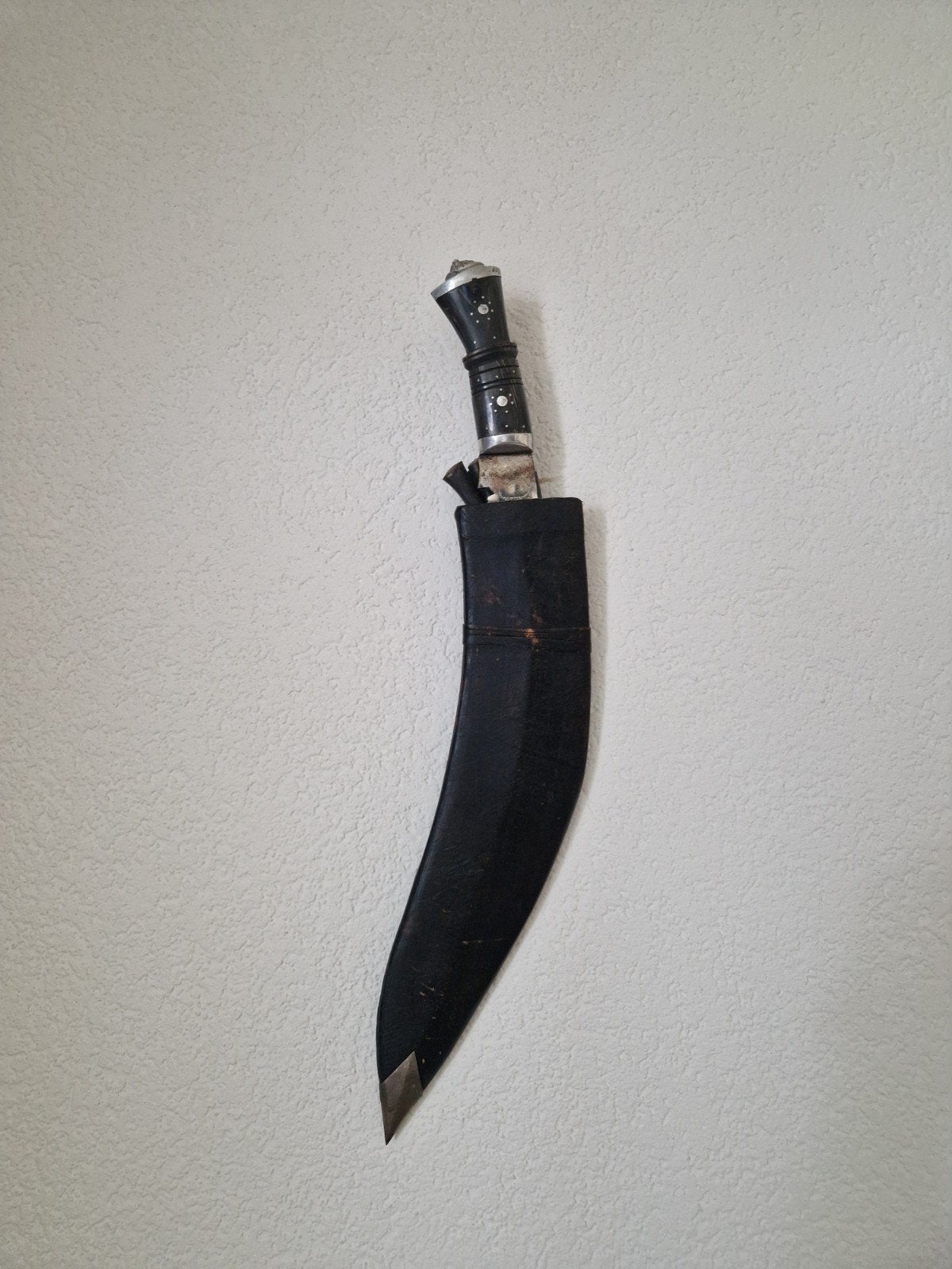 Antieke Kukri met schede en kleine messen, Antiek en Kunst, Ophalen