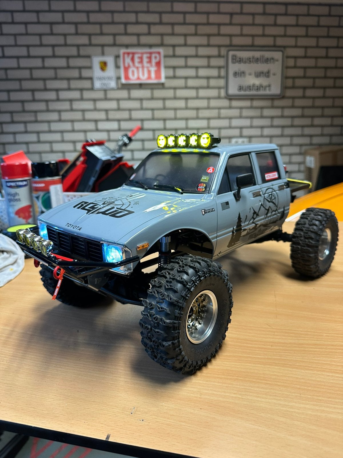 RC4WD Toyota C2X competition 1/10 crawler/scaler trx4, Ophalen of Verzenden, Zo goed als nieuw, Auto offroad