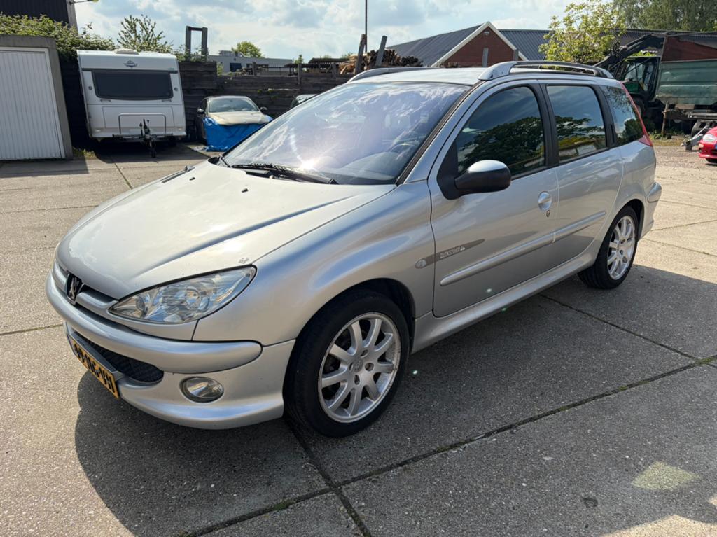 Peugeot 206 1.6 16V SW 2003 Grijs, Auto's, Voorwielaandrijving, Zwart, 4 cilinders, Origineel Nederlands
