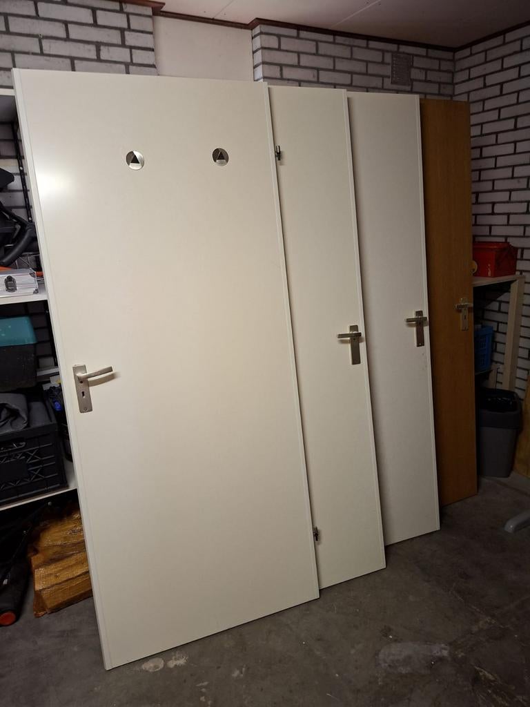 4 binnendeuren gratis af te halen, Doe-het-zelf en Verbouw, Deuren en Horren, Gebruikt, 80 tot 100 cm, Binnendeur, Ophalen of Verzenden