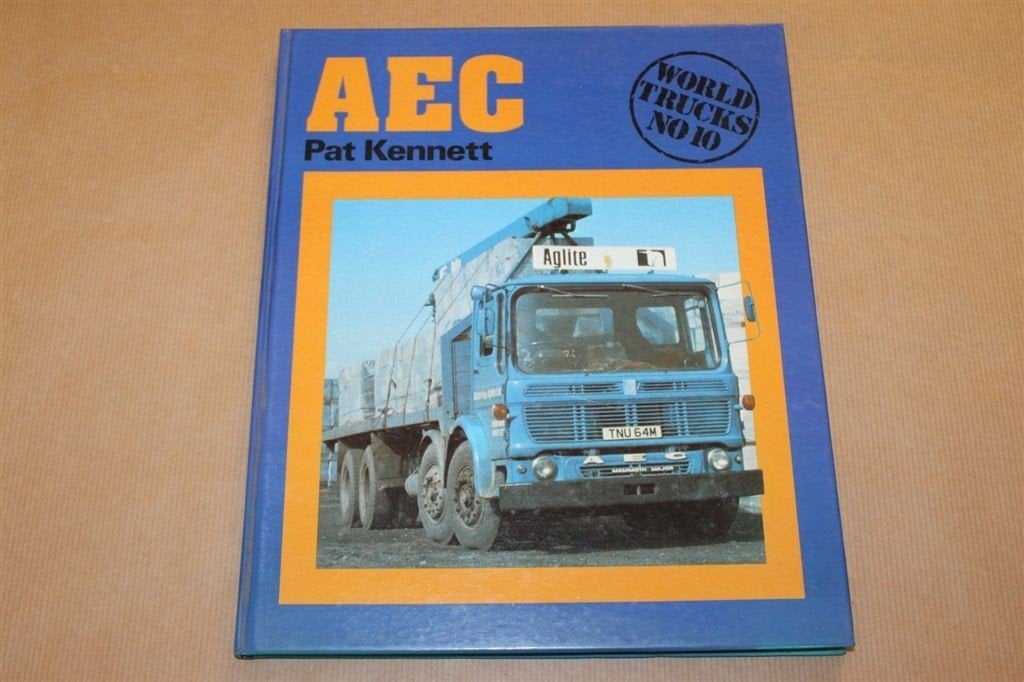Boek World Trucks - AEC, Ophalen of Verzenden, Zo goed als nieuw, Tractor en Landbouw
