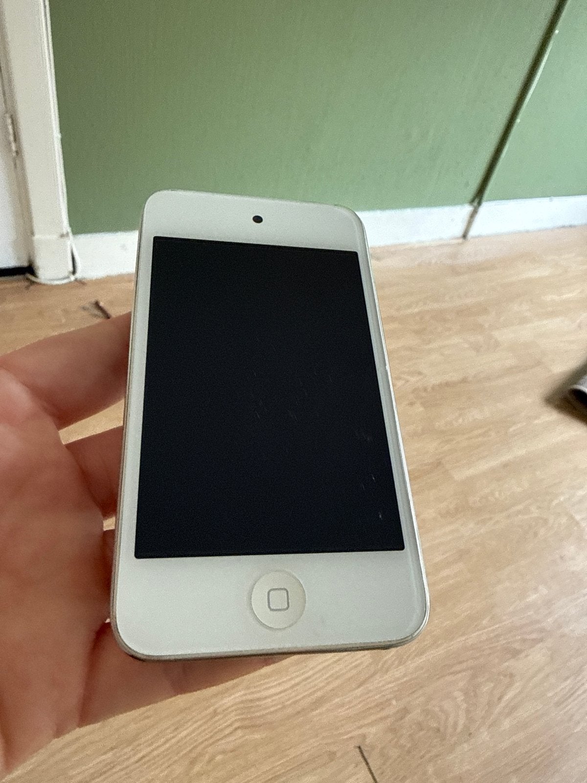 Oude iPod Touch 8GB - Werking onbekend, Audio, Tv en Foto, Touch, Niet werkend, Zilver, Minder dan 2 GB
