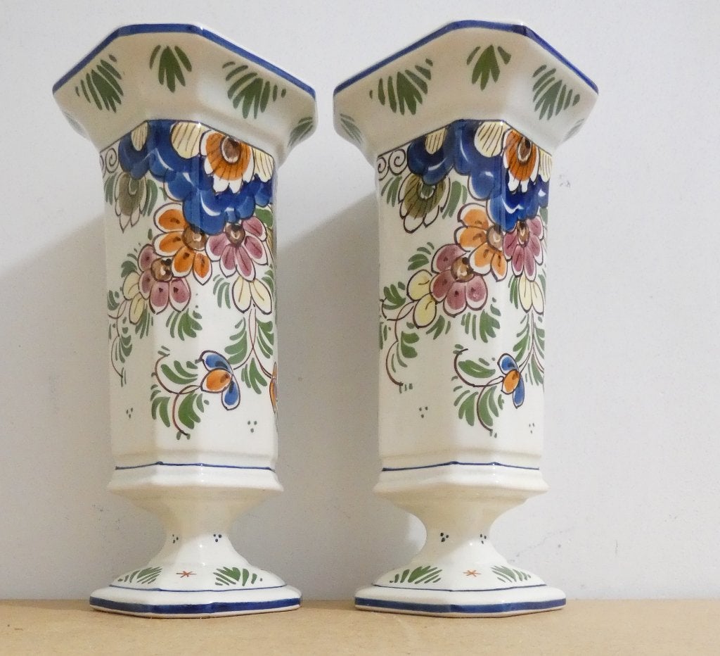 2x Delfts polychroom vaasjes [1422], Antiek en Kunst, Ophalen