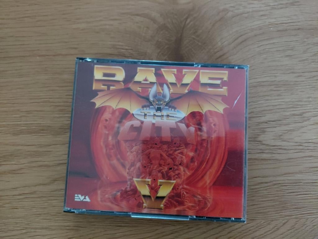 Rave The City V 5 CD - Zo goed als nieuw, Ophalen of Verzenden, Zo goed als nieuw, Techno of Trance