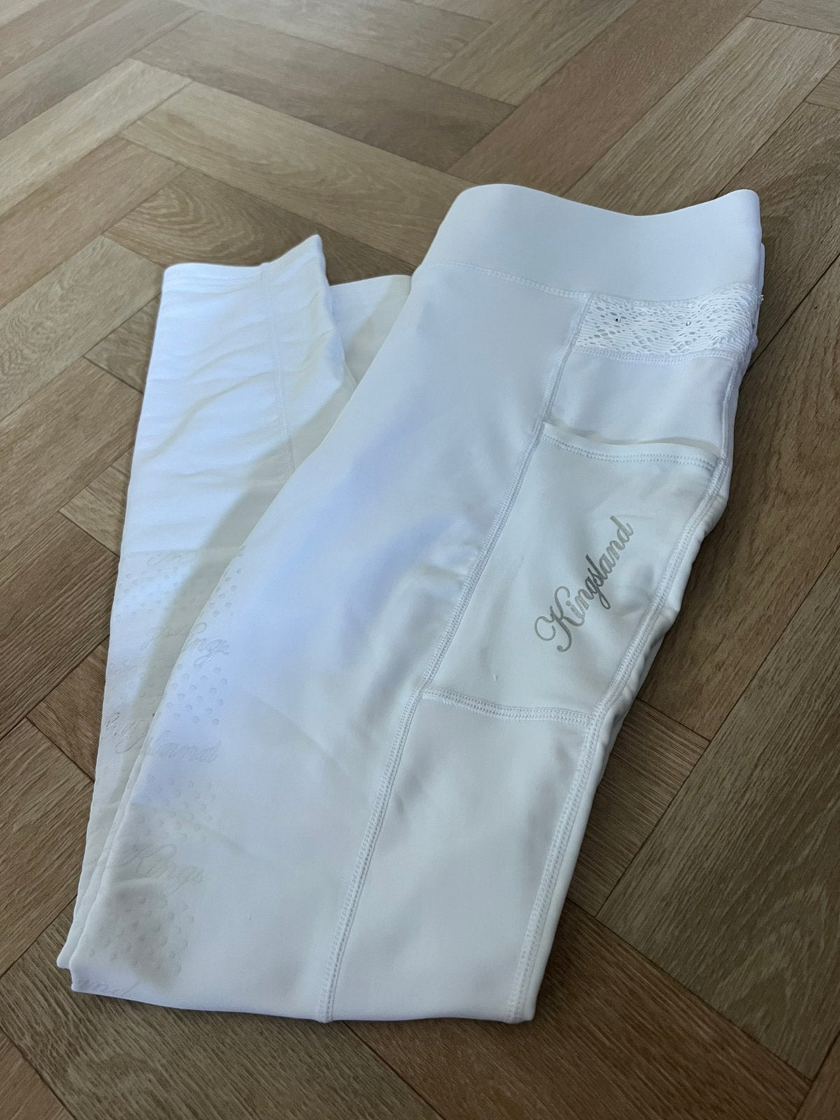 Witte rijlegging Kingsland, Dieren en Toebehoren, Paardrijkleding, Ophalen of Verzenden, Zo goed als nieuw, Dressuur, Onderkleding