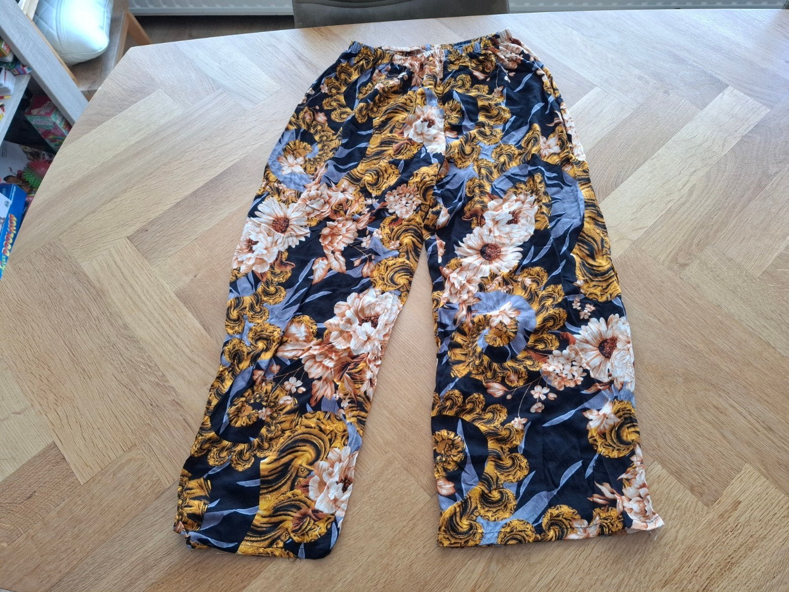 dames zomerbroek maat s/m, Kleding | Dames, Broeken en Pantalons, Ophalen of Verzenden, Zo goed als nieuw, Maat 38/40 (M), Lang
