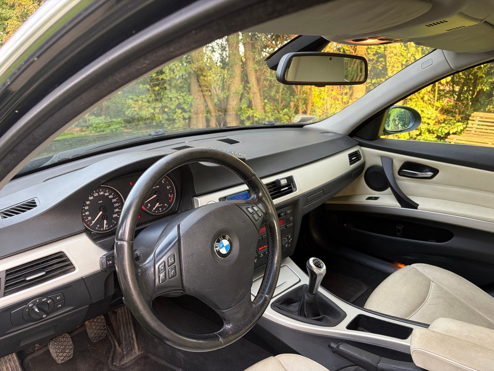 BMW 3-Serie 2.5 XI 325 Touring 2006 Zwart 4x4 | 6 cilinder, 2497 cc, Zwart, Stationwagon, Handgeschakeld