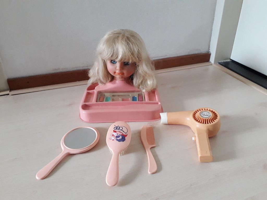 Vintage kaphoofd met werkende föhn en spiegel,kam, borstel., Kinderen en Baby's, Ophalen of Verzenden, Gebruikt, Babypop