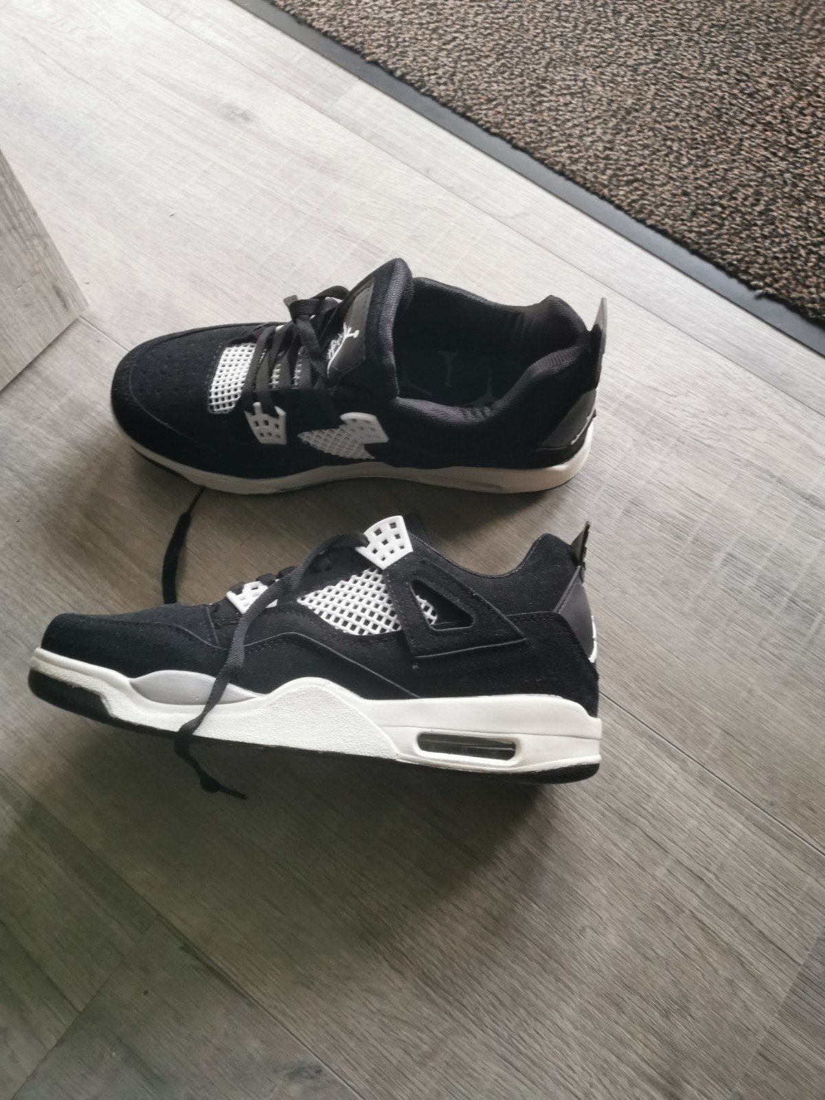 Jordaan schoenen, Sport en Fitness, Basketbal, Ophalen of Verzenden, Nieuw, Schoenen