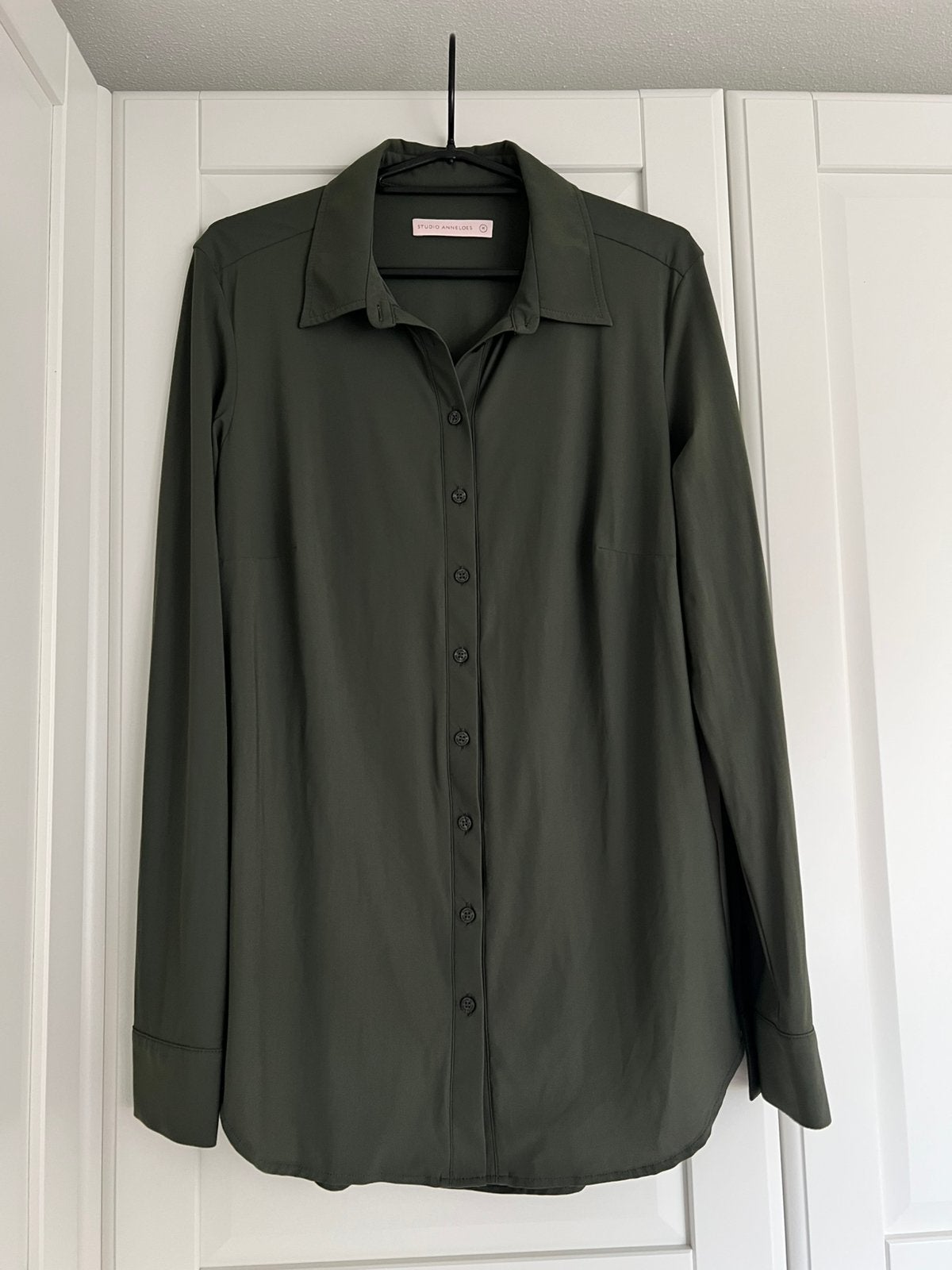 Studio anneloes poppy blouse M army green, Kleding | Dames, Maat 38/40 (M), Ophalen of Verzenden, Zo goed als nieuw, X