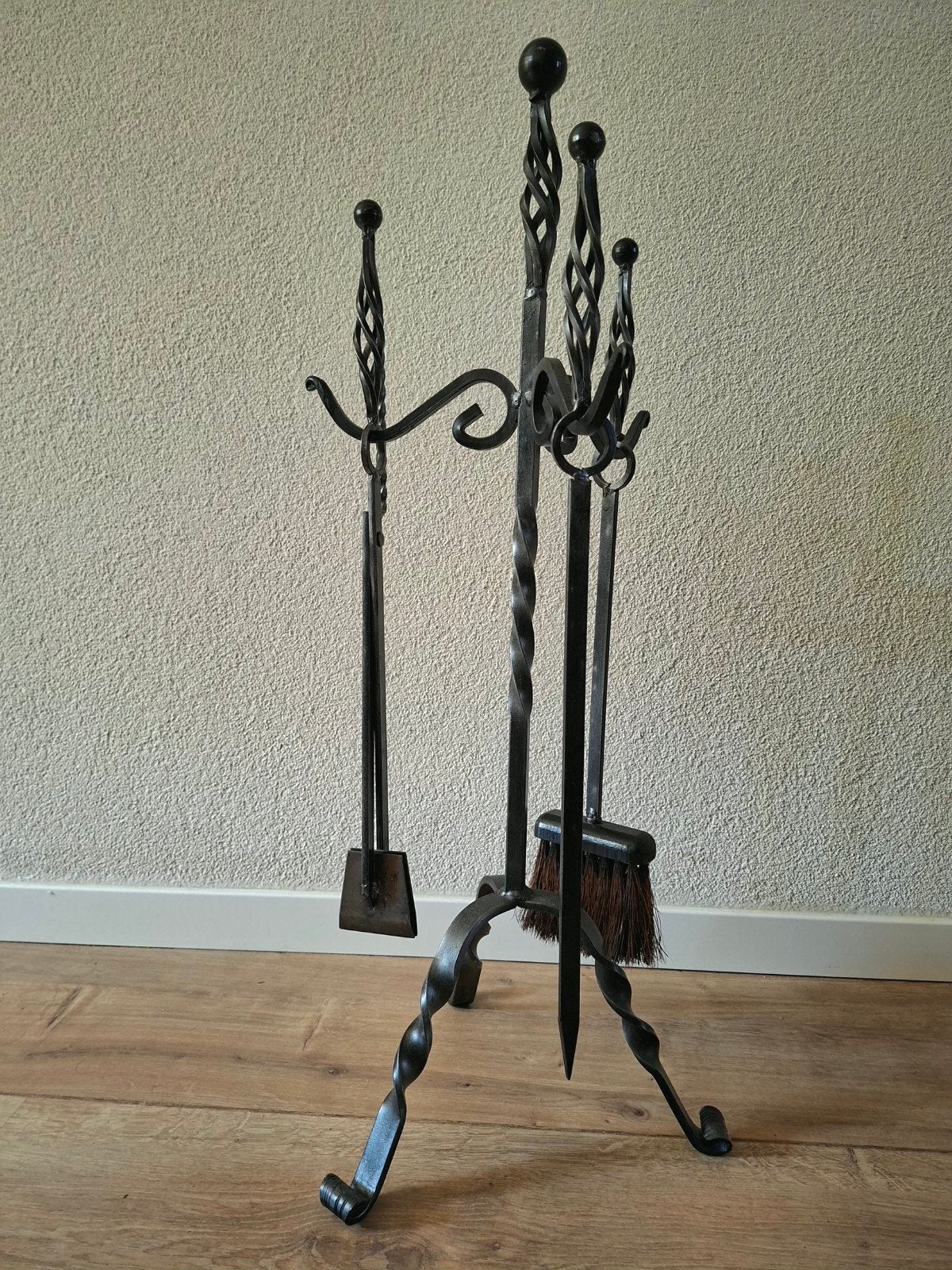 Gietijzeren openhaardstel met prikker, knijper en veger, Huis en Inrichting, Ophalen of Verzenden
