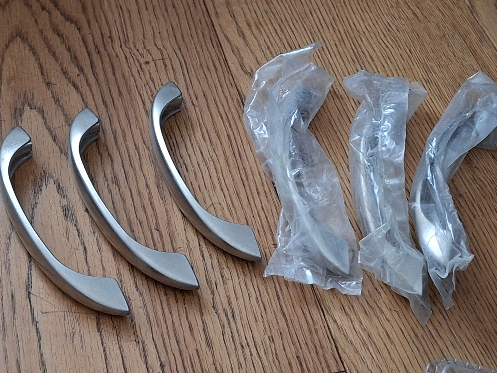 Set van 6 RVS deurgrepen - IKEA, gebogen, Ophalen of Verzenden, Zo goed als nieuw, Rvs, Overige typen