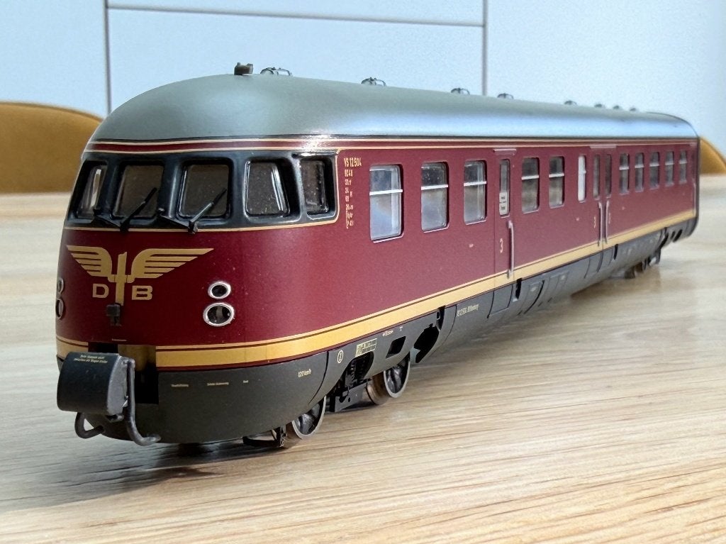 Foto 17 van DB dieseltreinstel VT12.5 - Music Edition (Roco 63136)