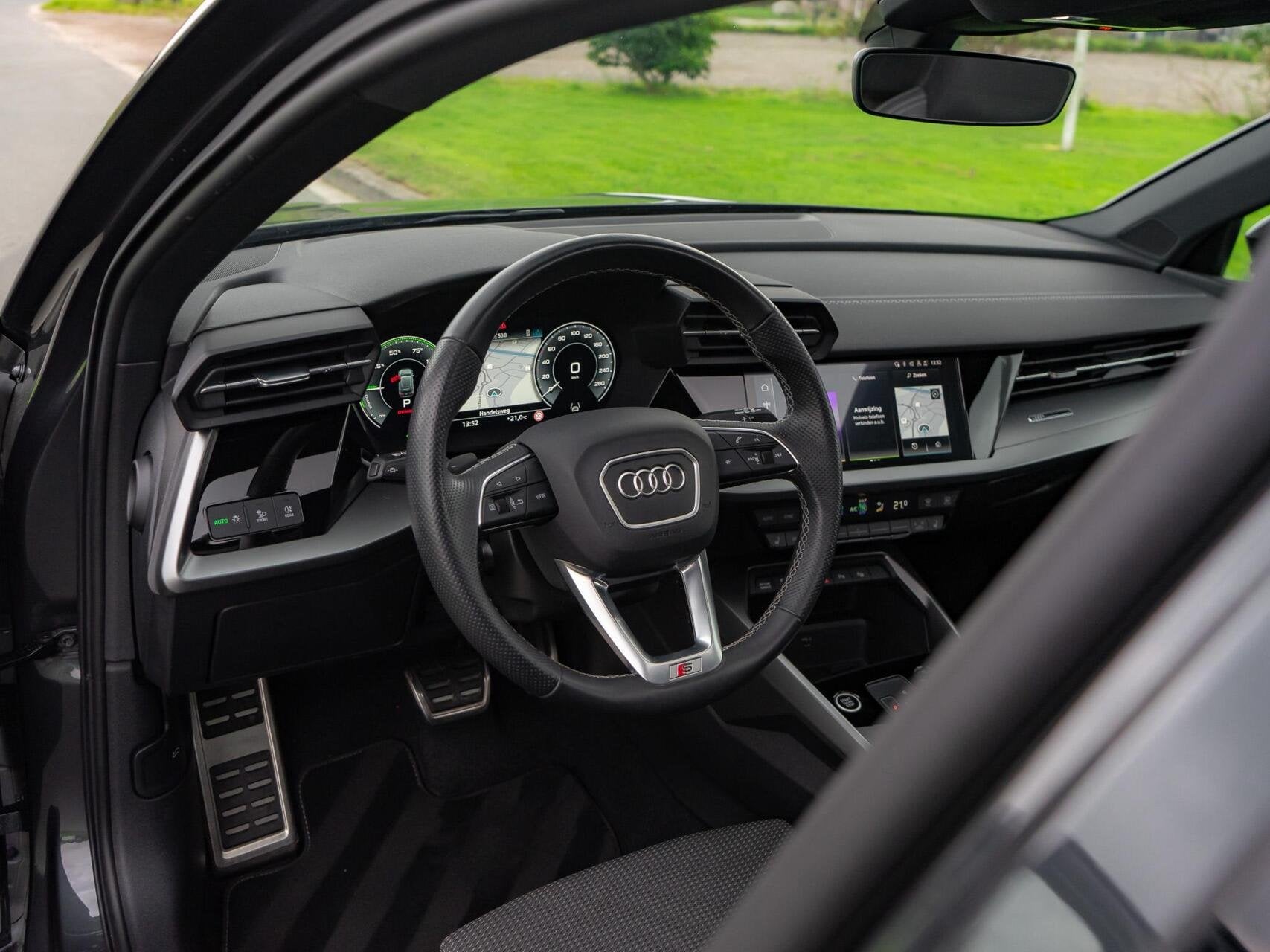Foto 3 van Audi A3 Sportback 40 TFSI e Edition |Panoramadak|Stoelverw.|