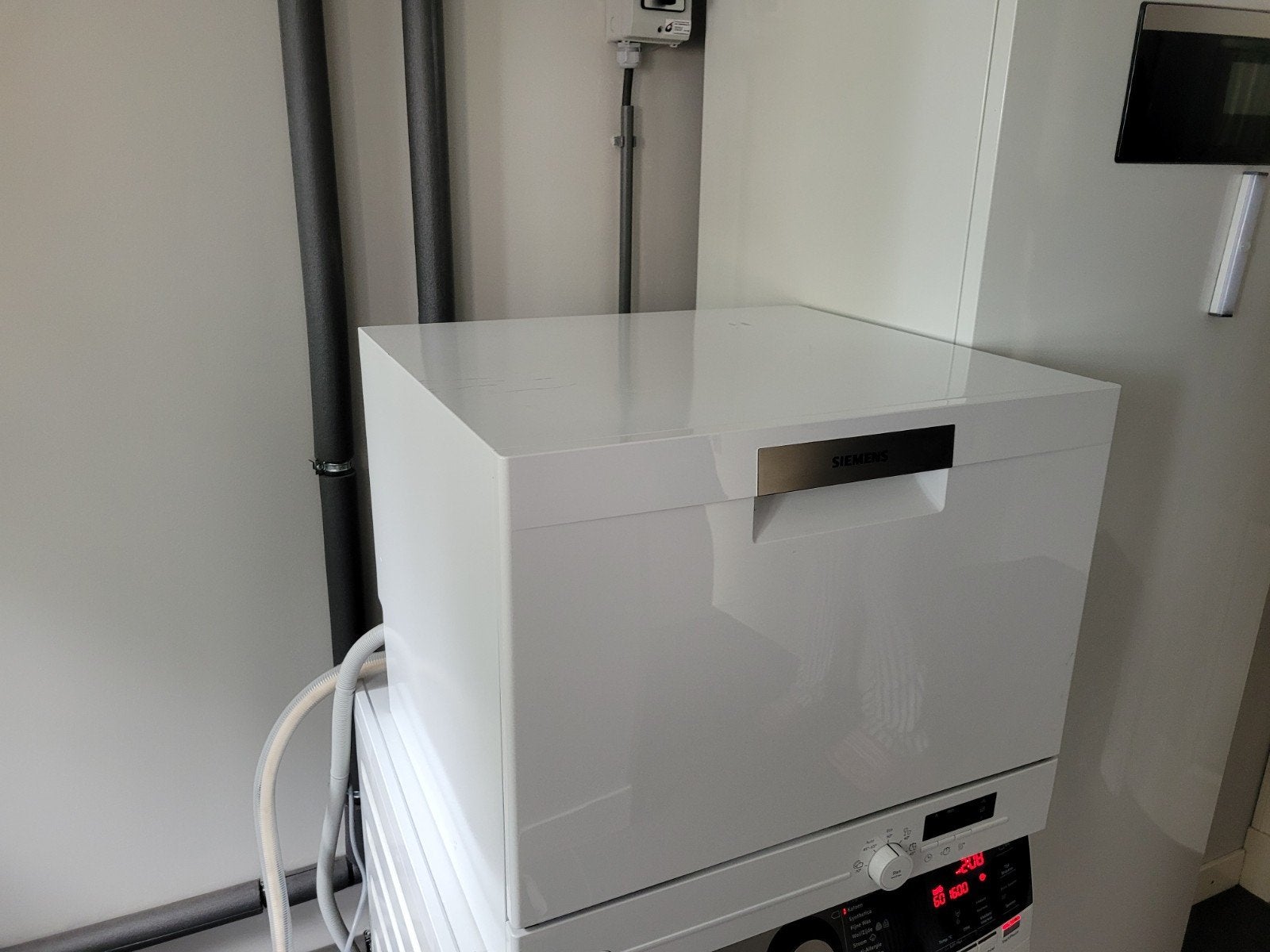 Compacte Siemens vaatwasser 2024, Witgoed en Apparatuur, Vaatwasmachines, Ophalen, Zo goed als nieuw, Minder dan 85 cm
