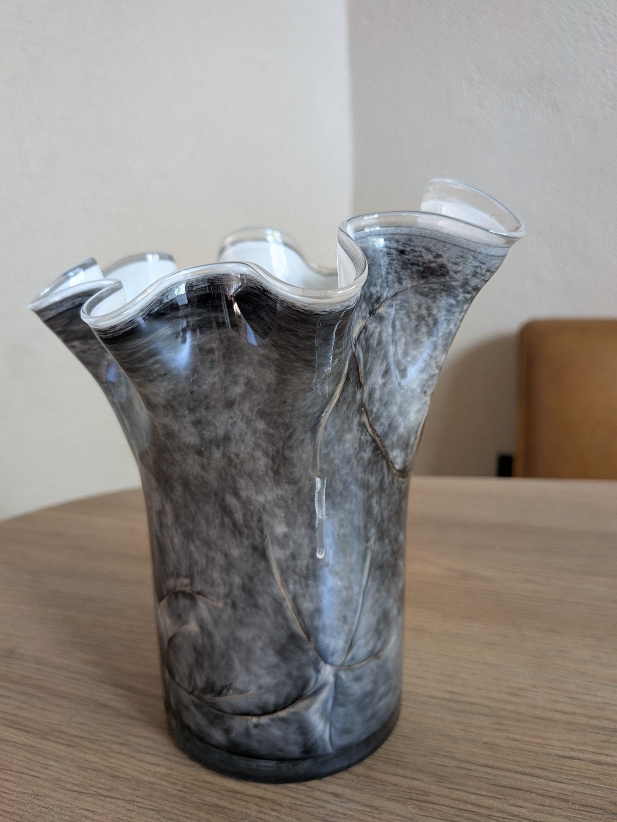 Mondgeblazen design vaas Fidrio Nero Wave – 19 cm

Prachtige, Ophalen, Zo goed als nieuw, Zwart