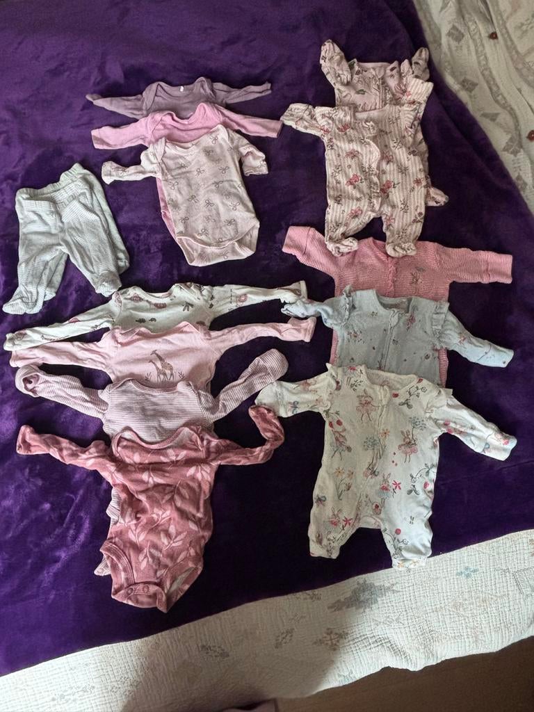 Newborn babykleding pakket: rompers, slaappakjes, broekjes, Ophalen, Zo goed als nieuw, Meisje