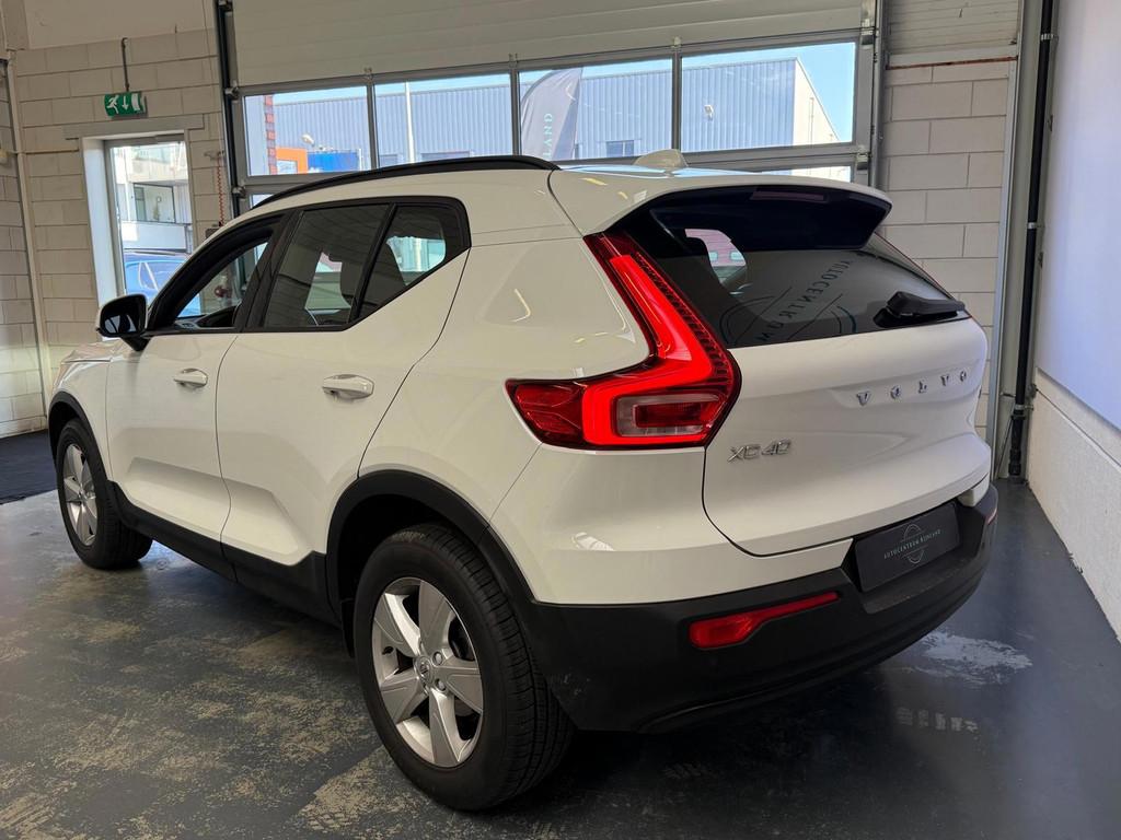 Volvo XC40 Momentum Core Automaat, Carplay, Camera, Auto's, Volvo, 129 pk, Wit, Origineel Nederlands, Bedrijf