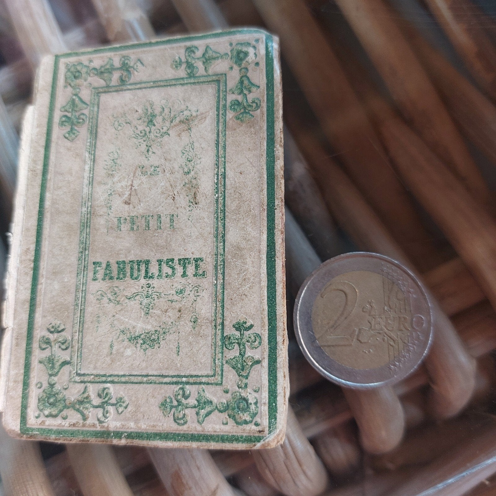 Antiek miniatuur boekje: Petit Fabuliste (rug beschadigd), Ophalen of Verzenden, Onbekend