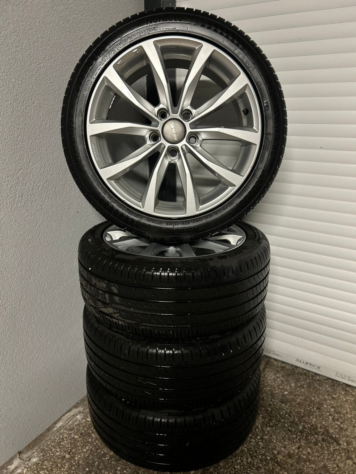 17” zomerwielen VW Golf V VI VII + NIEUWE banden 225/45/17, Ophalen, Gebruikt, Seat