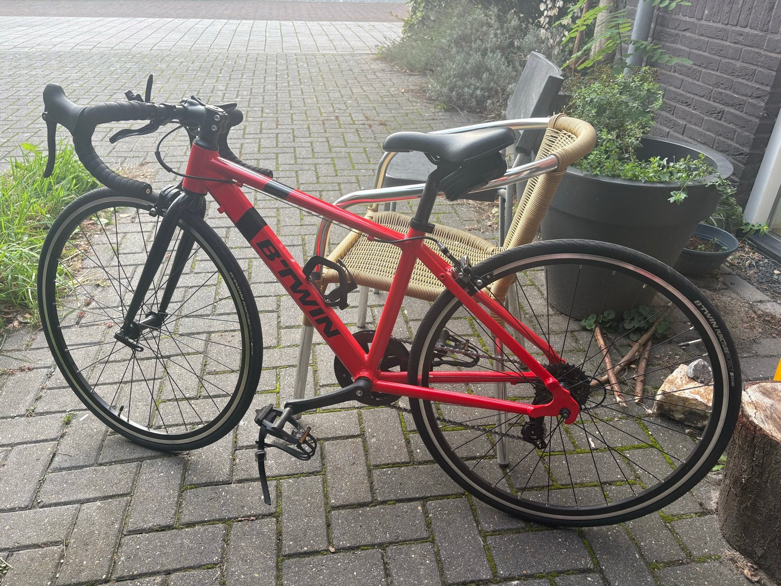 B'Twin Triban 100 junior racefiets - Zo goed als nieuw, Fietsen en Brommers, Overige merken, Aluminium, Ophalen of Verzenden, Zo goed als nieuw