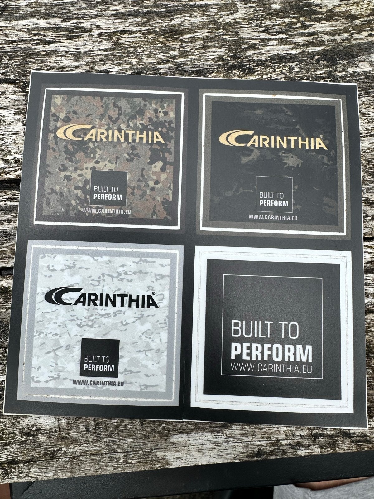 Carinthia Built to Perform Stickers - Diverse Designs, Verzamelen, Militaria | Algemeen, Ophalen of Verzenden, Overige typen