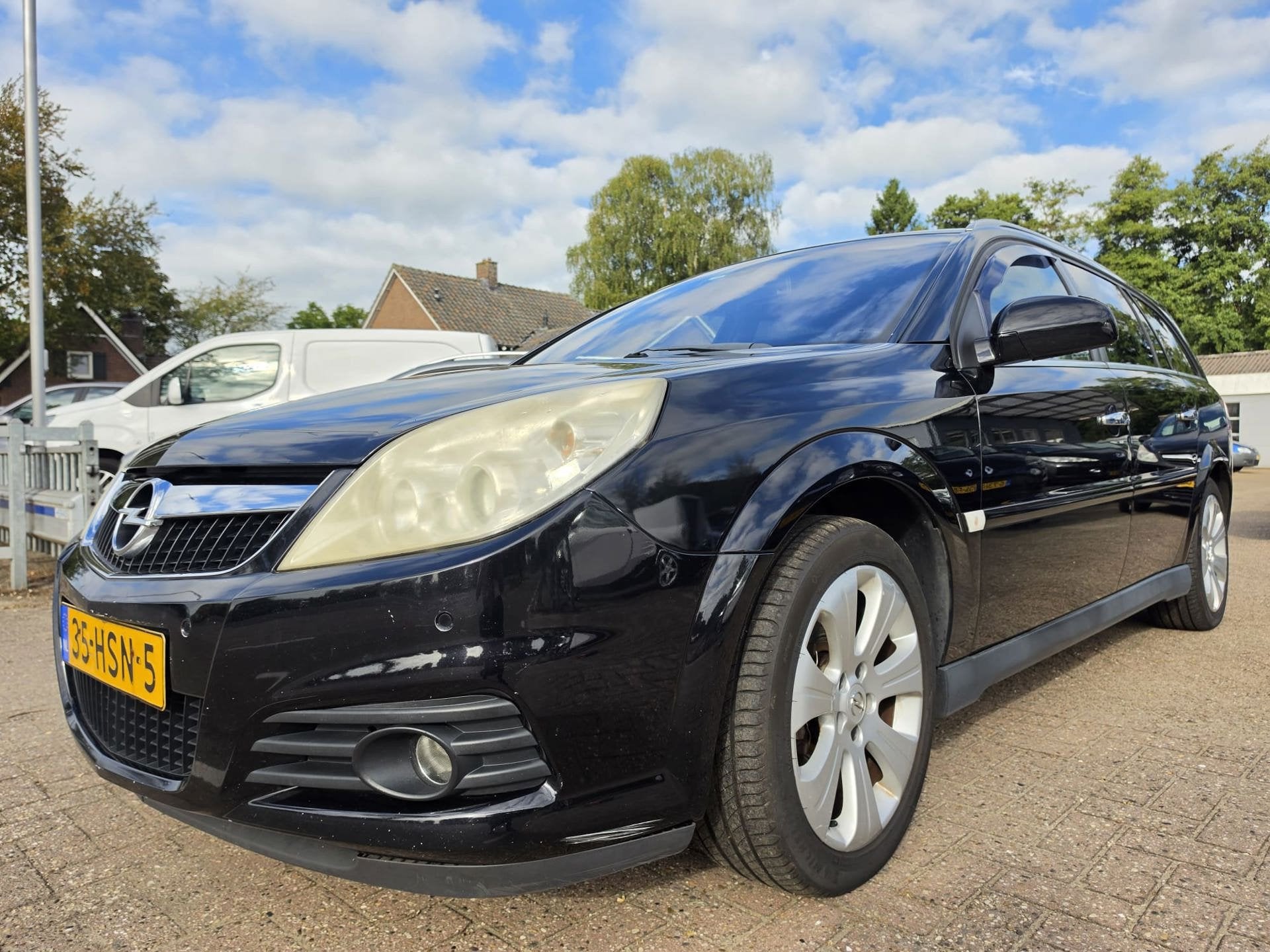 Opel Vectra Wagon 1.8-16V Executive, Auto's, Gebruikt, Zwart, 4 cilinders, 1796 cc