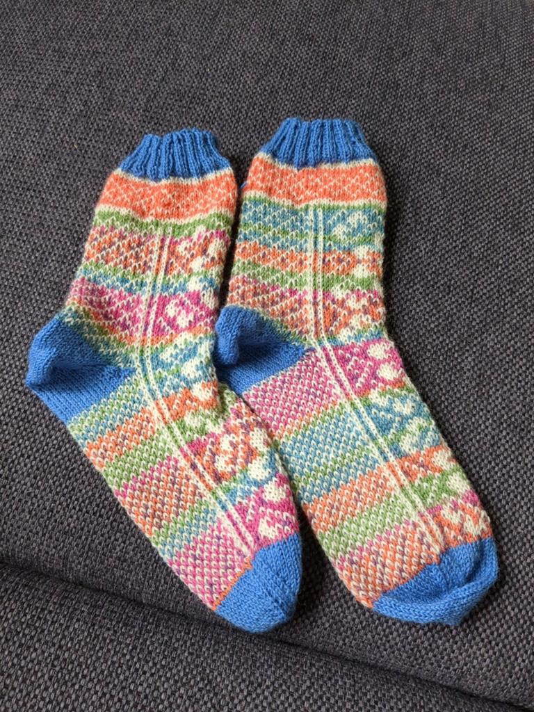 Handgebreide sokken met kleurrijk patroon, Kleding | Dames, Sokken en Kousen, Sokken en Kniesokken, Overige kleuren, Nieuw, Ophalen of Verzenden