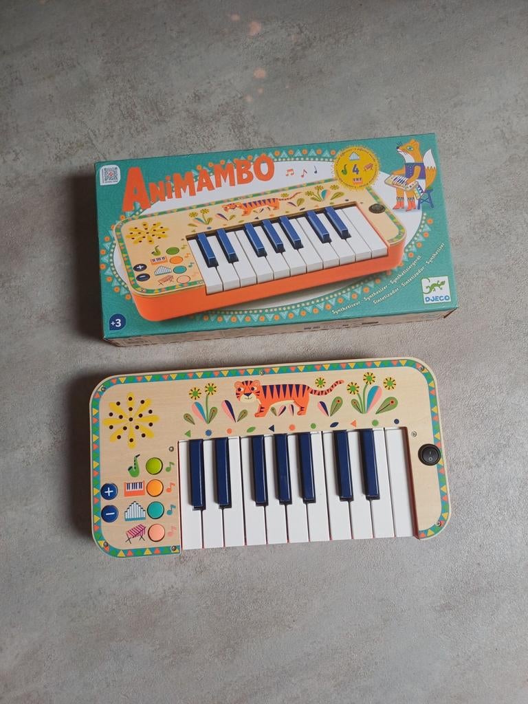 Djeco Animambo Synthesizer, Muziek en Instrumenten, Blaasinstrumenten | Mondharmonica's, Ophalen of Verzenden, Zo goed als nieuw