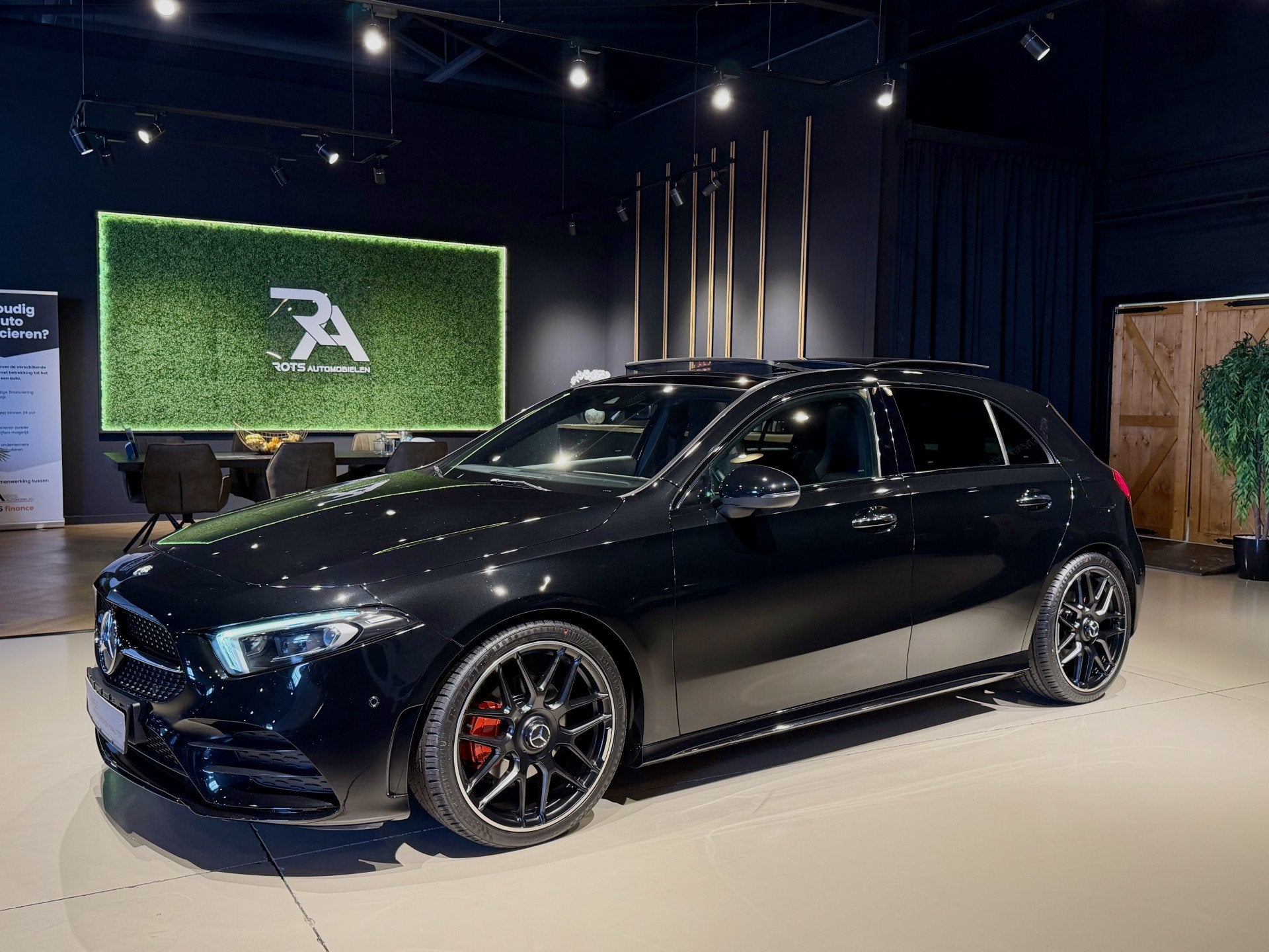 Mercedes-Benz A-Klasse A200 AMG Pano|Camera|Memory|Sfeer|Nig