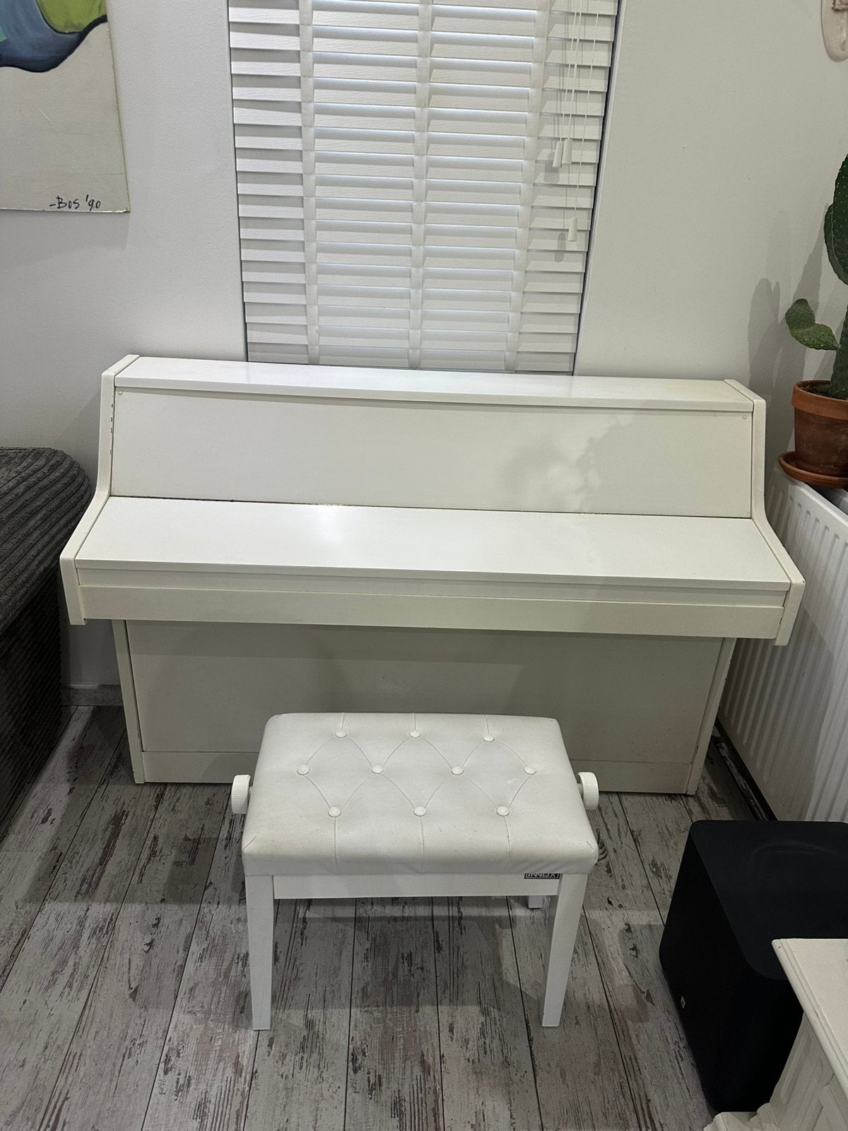 Höffner 98 WH messing piano
