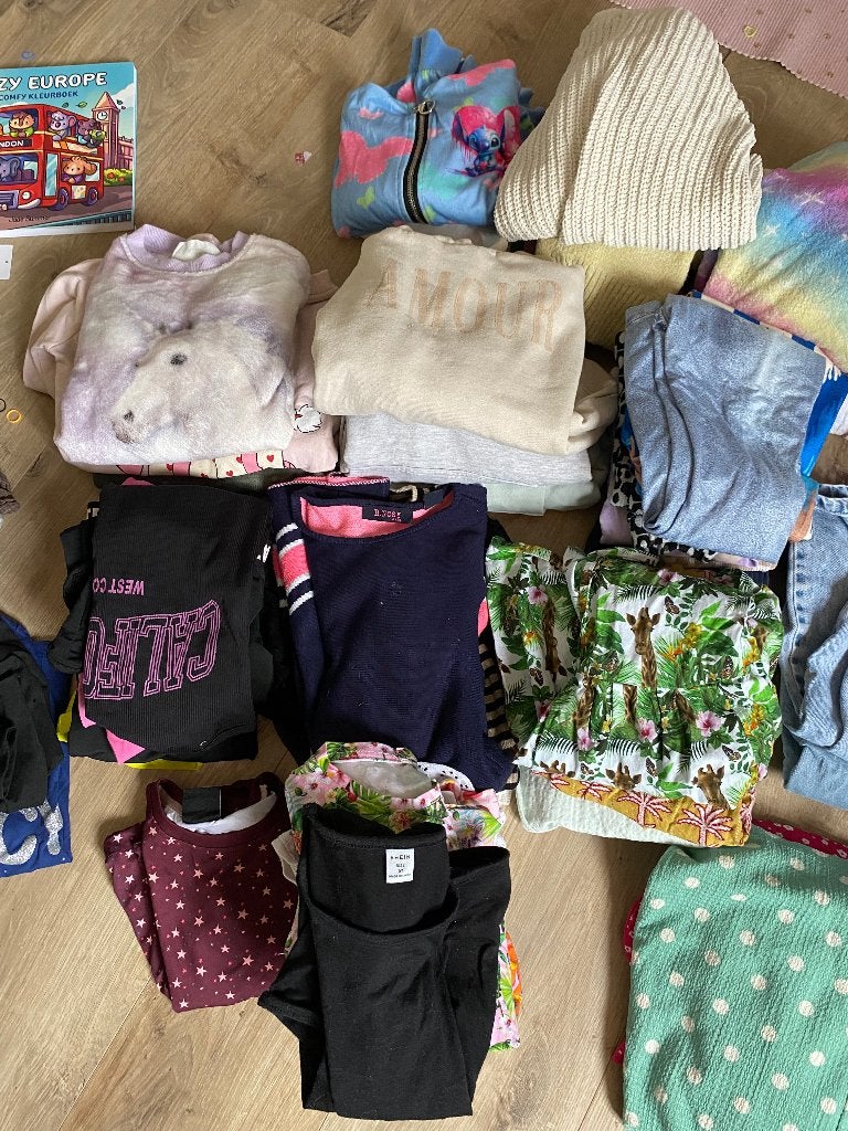 Meisjeskledingpakket 122/128, Ophalen, Zo goed als nieuw, Maat 128