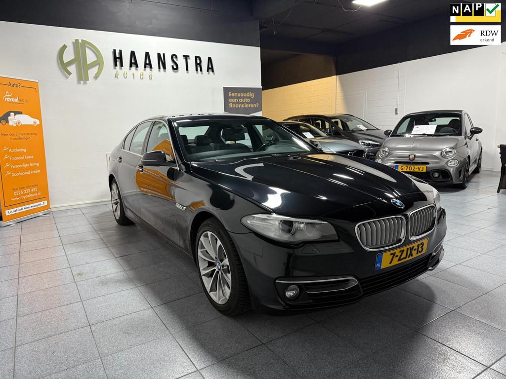 BMW 5-serie 520i Sedan Modern Navigatie vol leder NL Auto! N, Auto's, Automaat, Achterwielaandrijving, Gebruikt, 4 cilinders