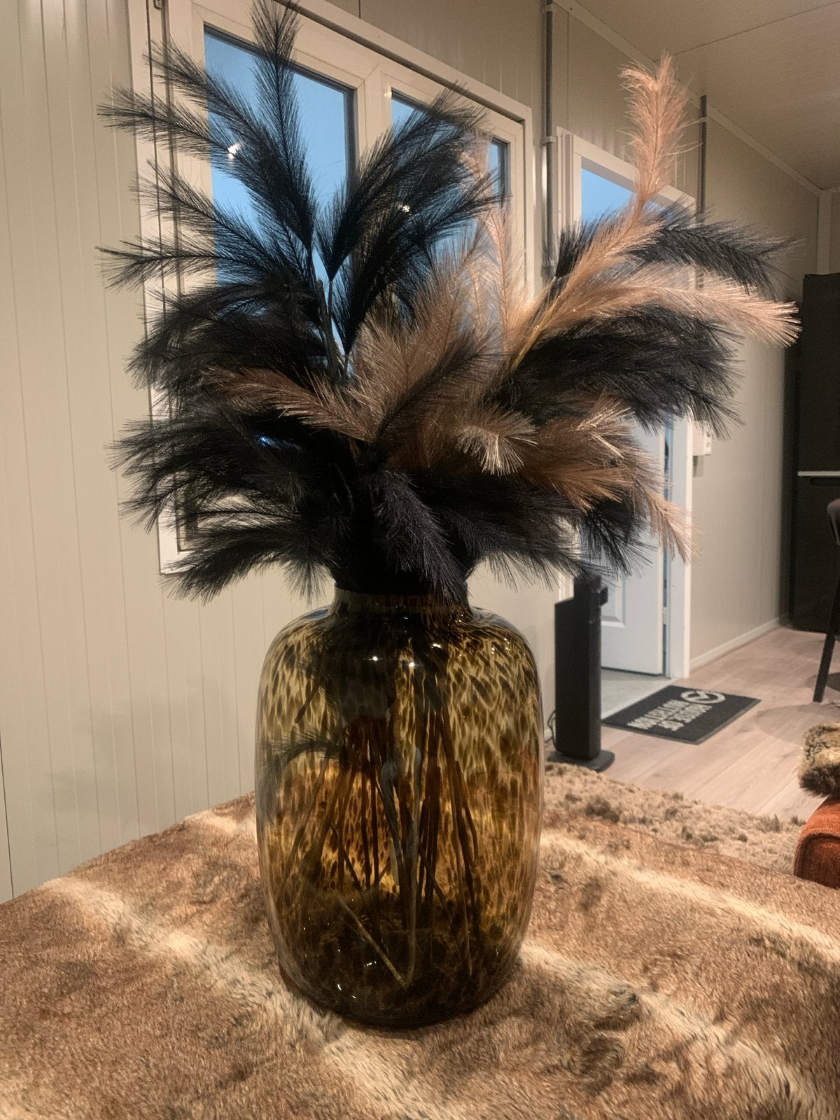 Panter vaas met pluimen - Eric Kuster stijl, Ophalen, Bruin, Inclusief decoratie, Glas