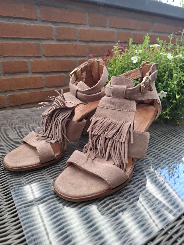 Carmen's Padova suède sandalen met franjes, Carmen's Padova, Beige, Gedragen, Sandalen of Muiltjes