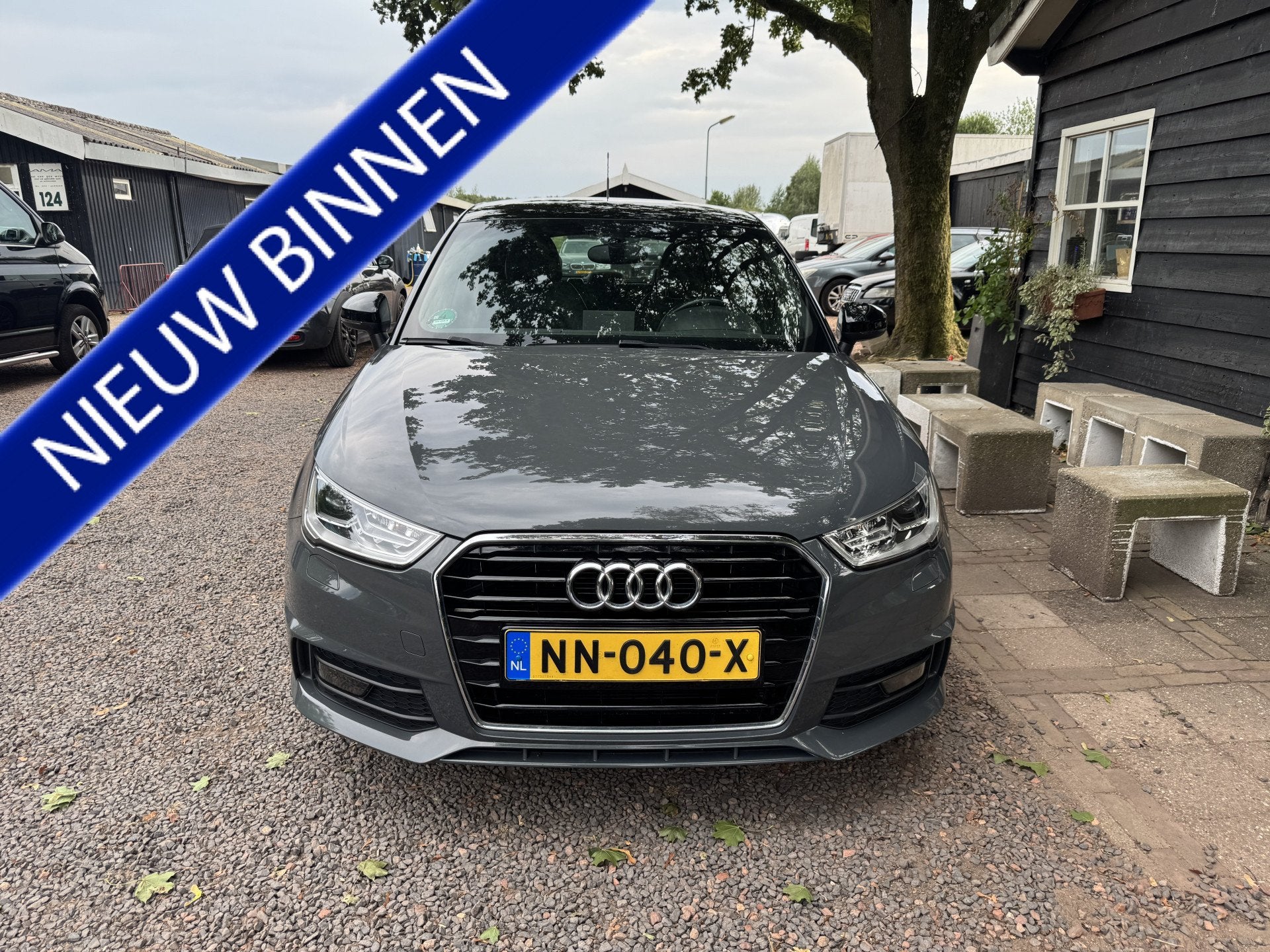 Audi A1 Sportback 1.4 TFSI Sport S line Edition (bj 2017), Auto's, 4 cilinders, 4 stoelen, Leder en Stof, 49 €/maand