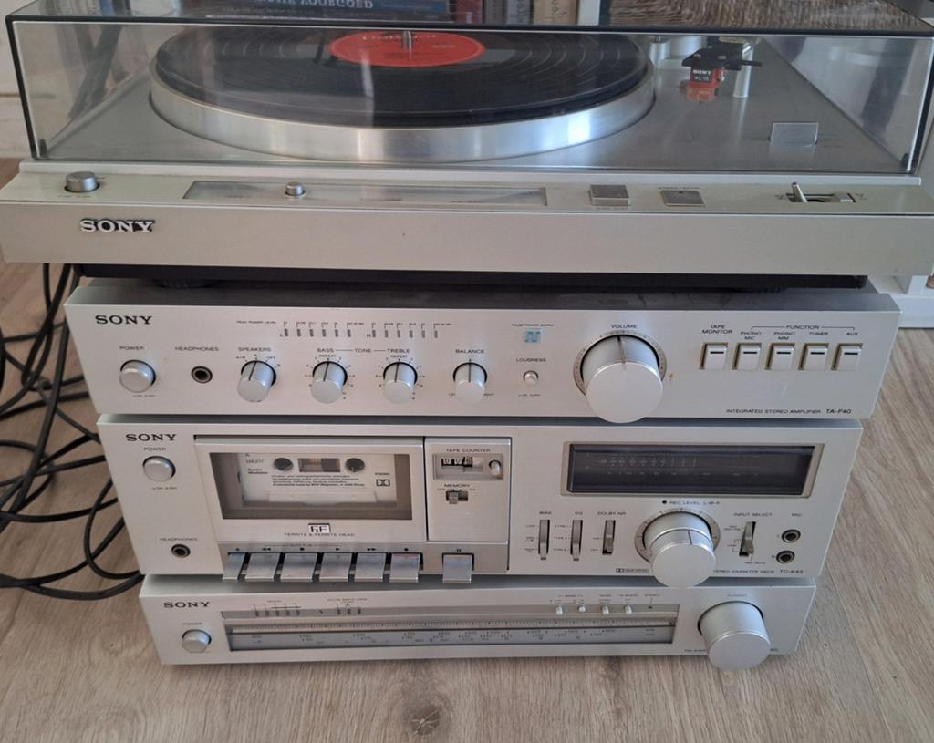 Sony platenspeler PS-X35, casettespeler, radio en versterker, Ophalen, Sony