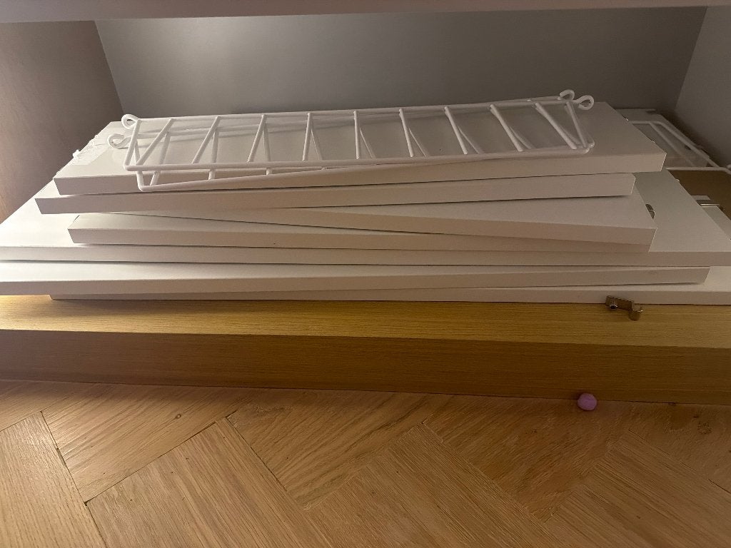 String bookshelves white, Met plank(en), Gebruikt, 50 tot 100 cm, Minder dan 100 cm