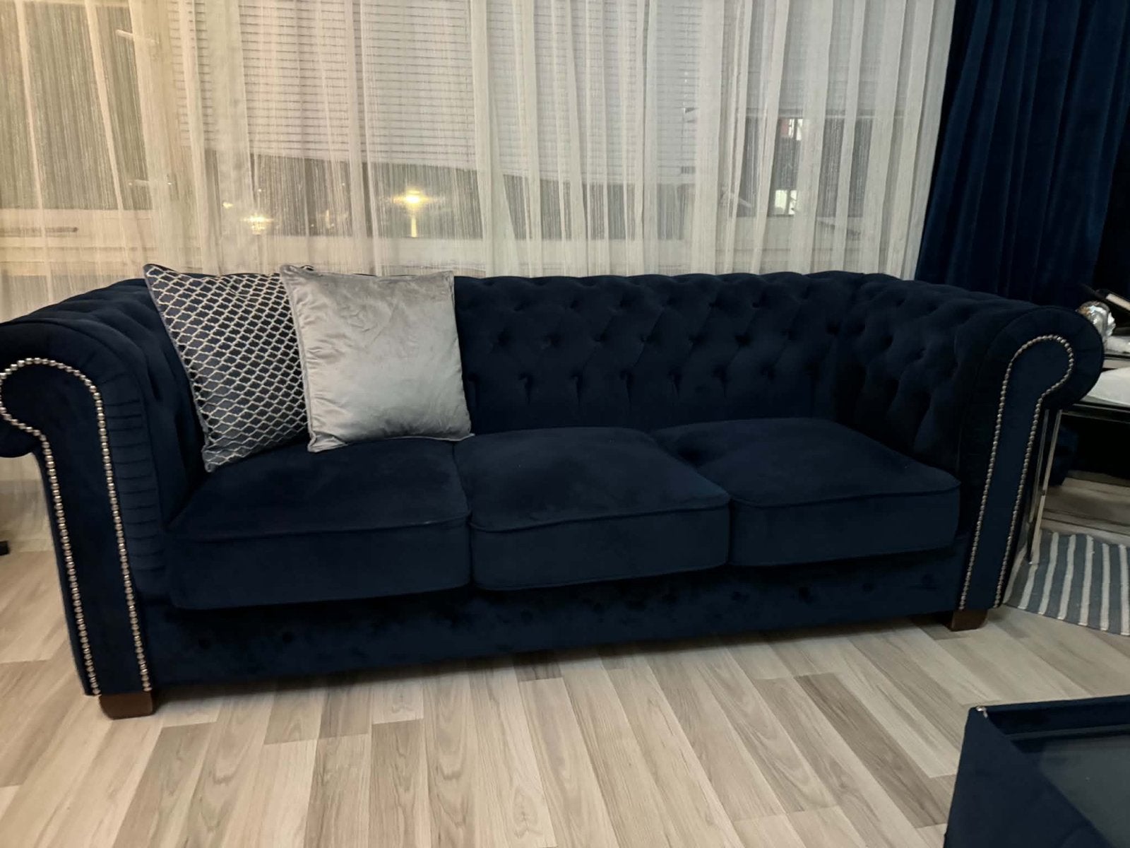 Luxe donkerblauwe fluwelen Chesterfield banken, Ophalen, 75 tot 100 cm, Zo goed als nieuw, Rechte bank
