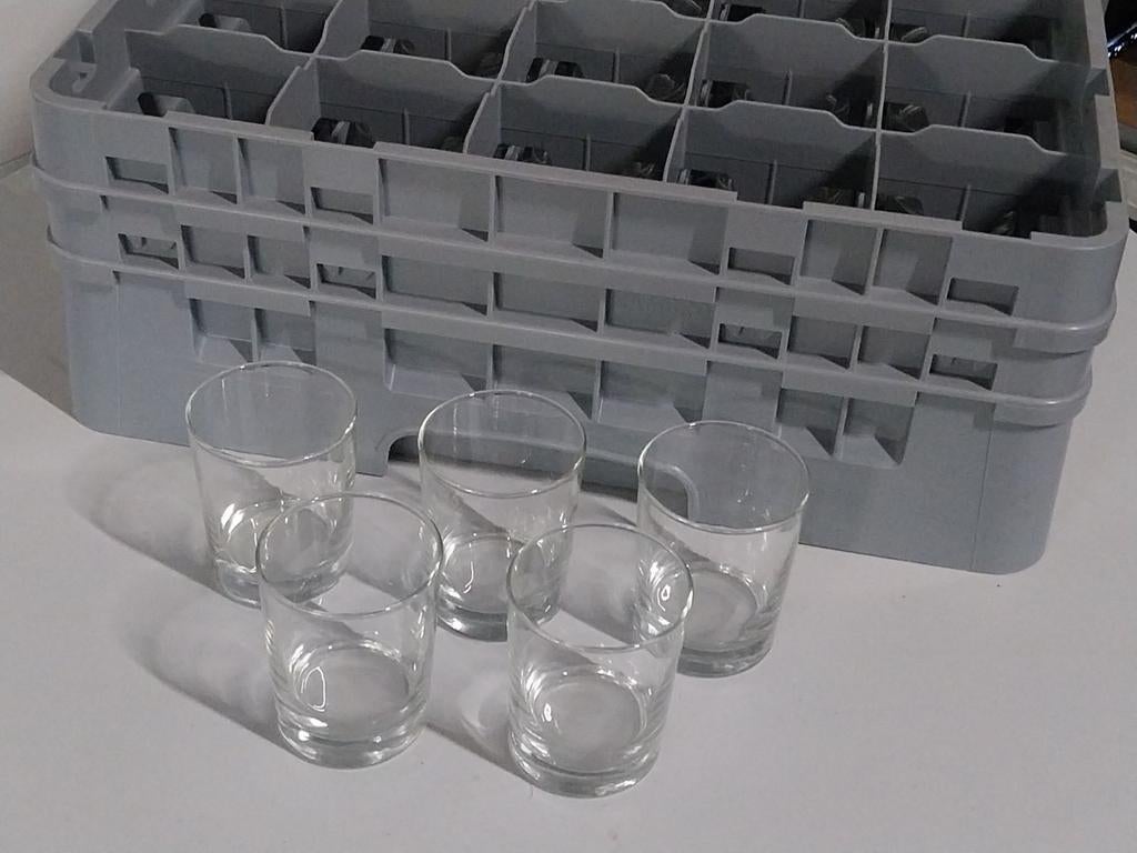 Krat met  whiskyglazen, Ophalen, Nieuw