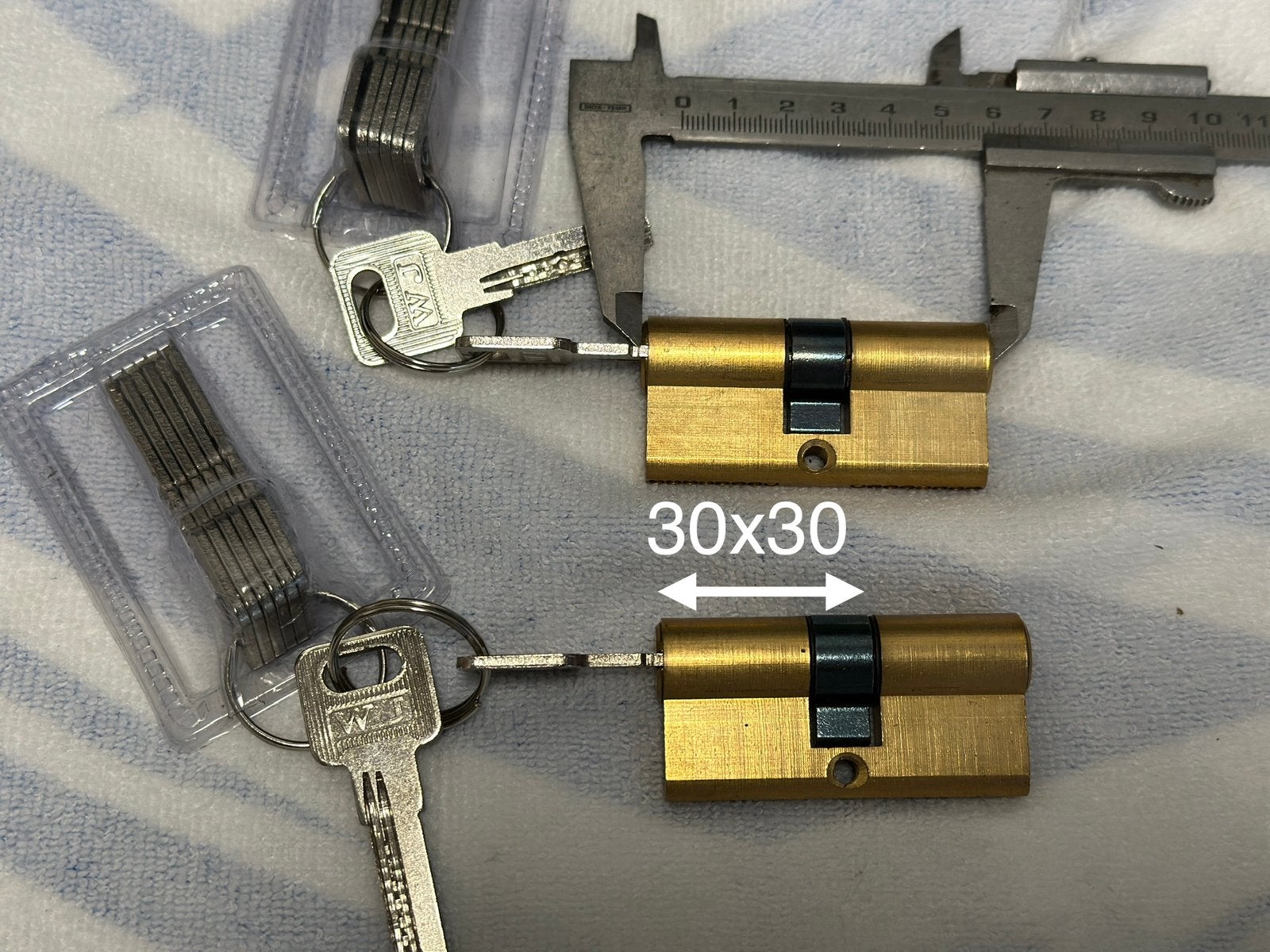 2 Messing cilinders 30x30 2x8 sleutels ongebruikt, Ophalen, Nieuw, Koper of Messing, Slot