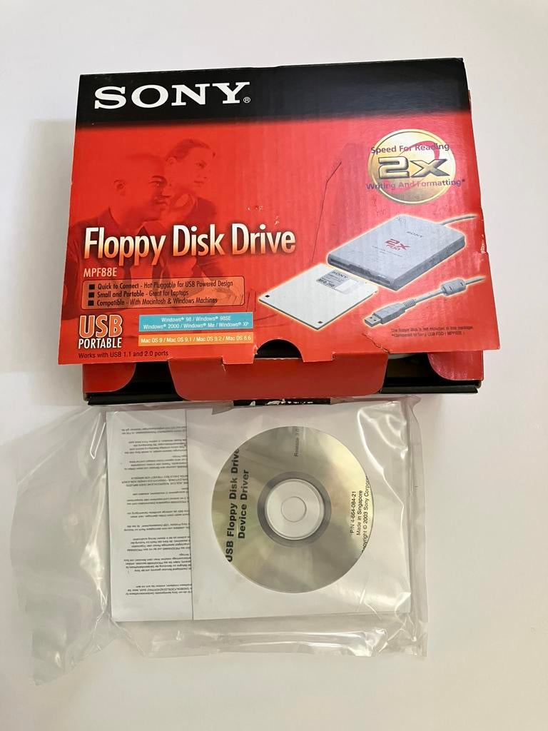 Floppy disk Sony externe drive, Ophalen of Verzenden, Zo goed als nieuw, Overige typen