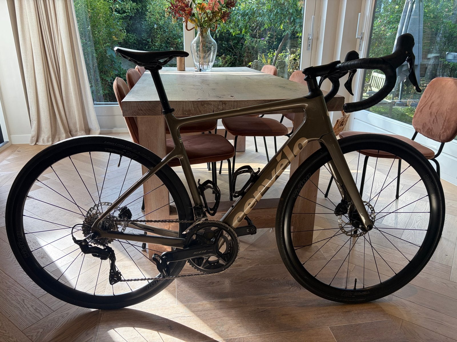 Cervélo Caledonia 105 2026 Maat 54. zo goed als nieuw, 28 inch, Carbon, Heren, Zo goed als nieuw