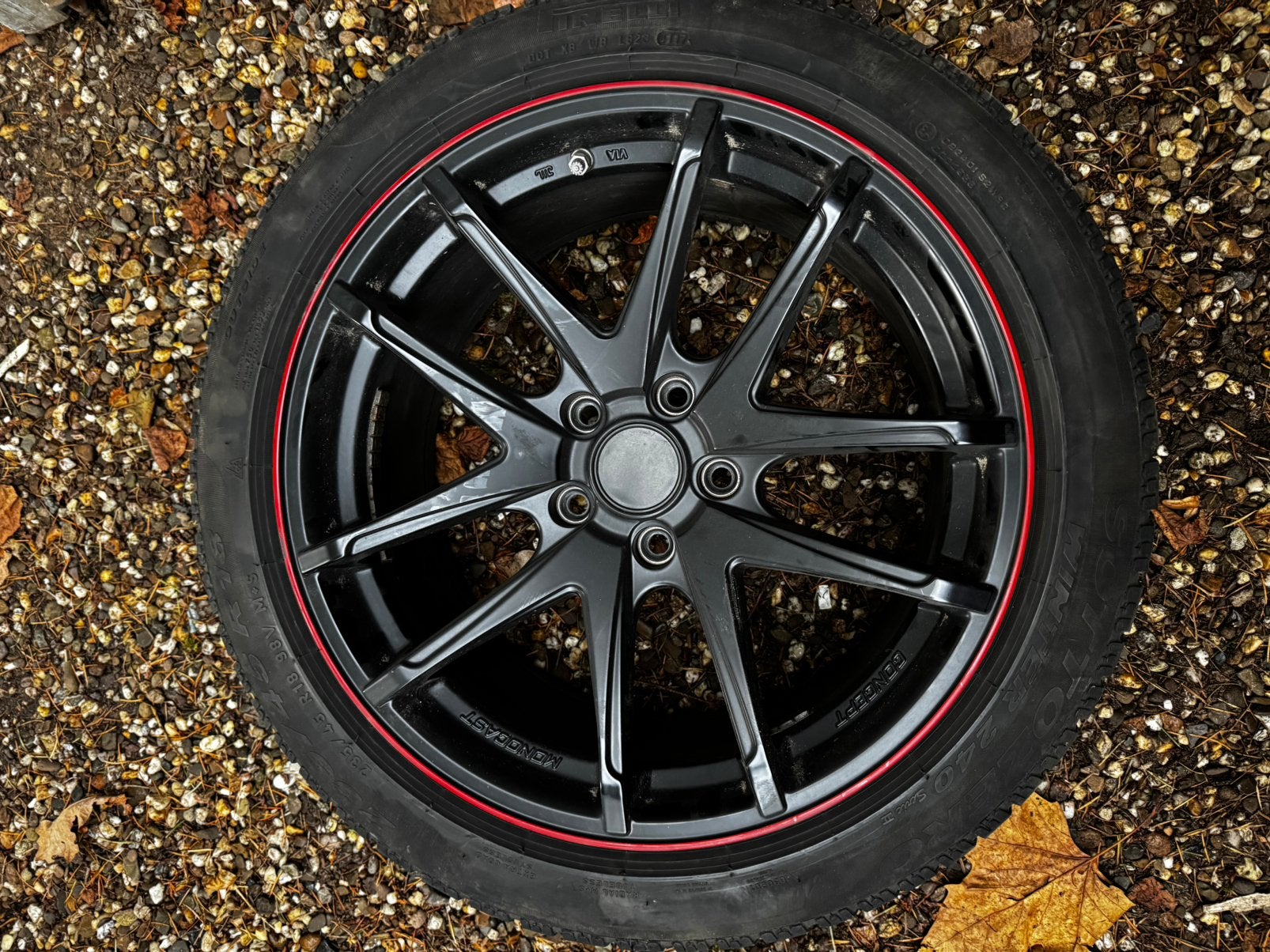 18 inch winterbanden + velgen Tesla Model 3/Y, Auto-onderdelen, Ophalen, 18 inch, Gebruikt, Banden en Velgen
