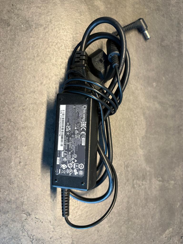 Universele Laptop Adapter 45W - ASUS, Acer, MSI e.a., Ophalen of Verzenden, Zo goed als nieuw