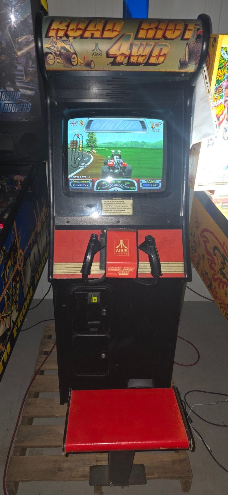 Atari Road Riot 4wd Arcade Kast - Klassieke Racegame, Ophalen, Gebruikt, Racen en Vliegen, Vanaf 3 jaar