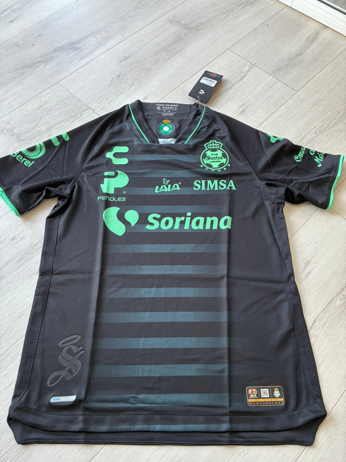 Origineel shirt Santos Laguna maat M, Sport en Fitness, Voetbal, Maat M, Ophalen of Verzenden, Nieuw, Shirt