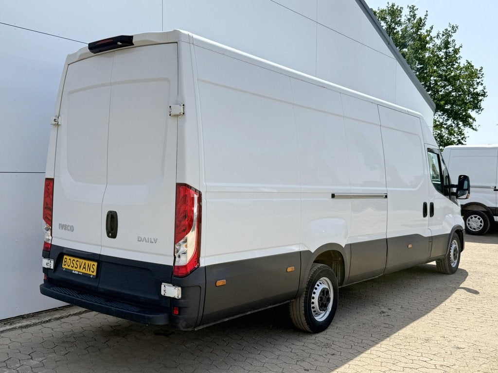 Iveco Daily 35S18 3.0 Automaat L4H2 LED Climate Control Crui, Automaat, Gebruikt, Zwart, 4 cilinders