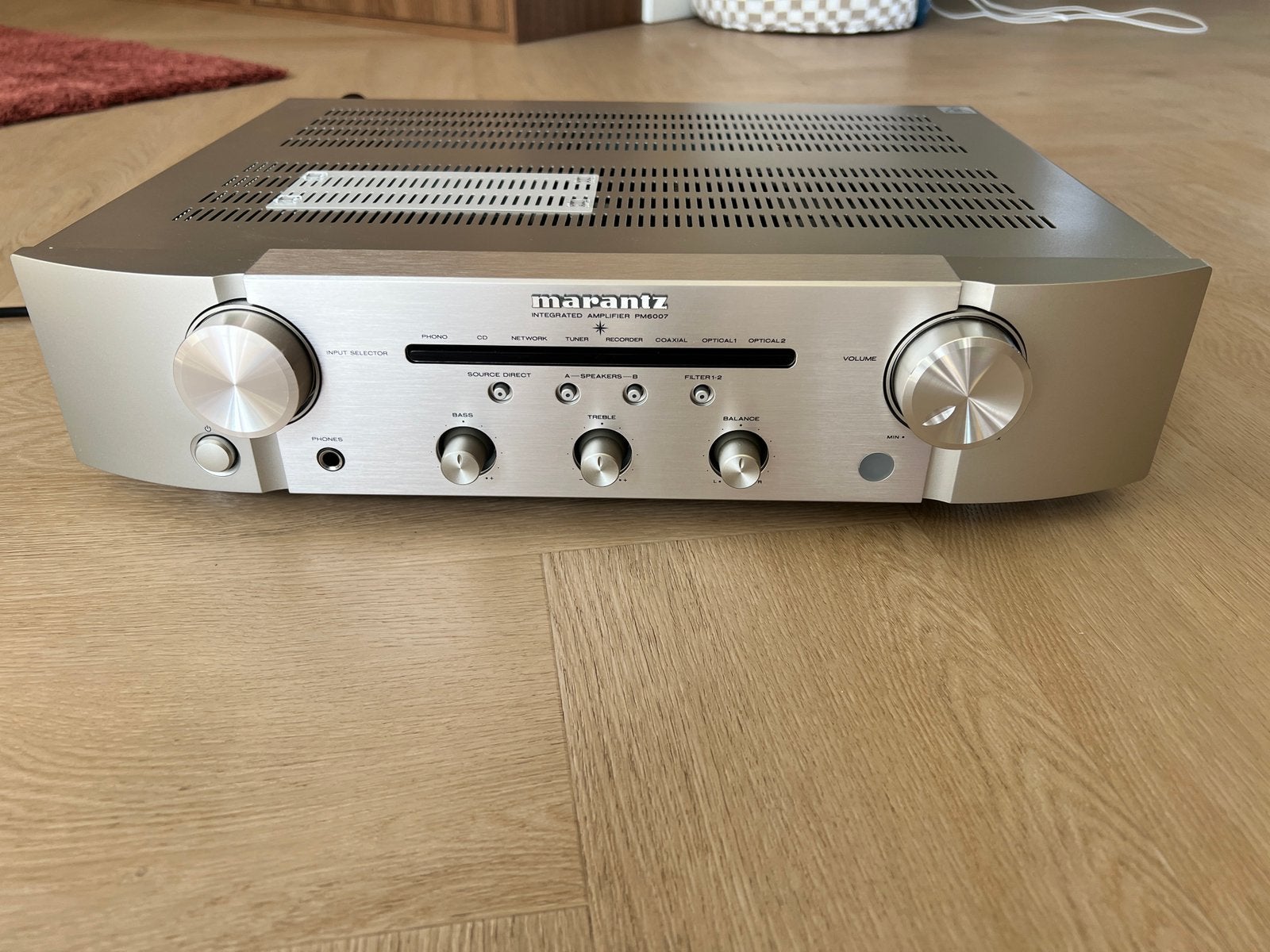 Marantz pm6007 versterker - vrijwel nieuw met garantie, Ophalen of Verzenden, Zo goed als nieuw, Marantz